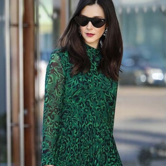 TOPSHOP green leopard print button down shirt - Picture 13 of 13